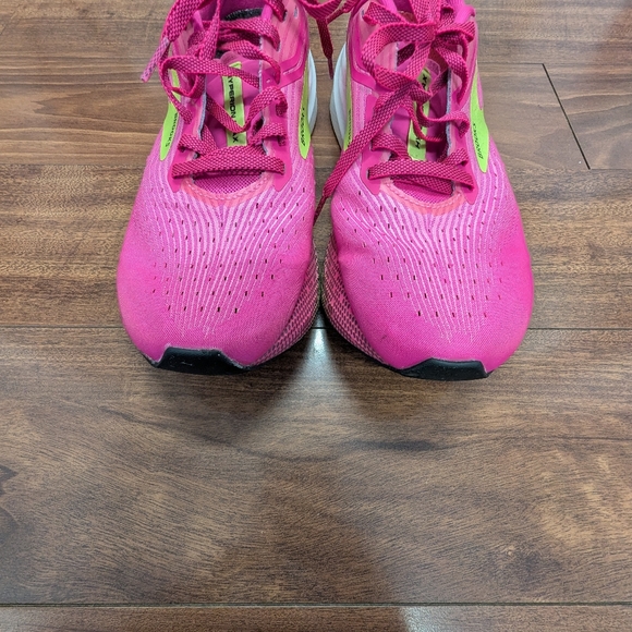 Brooks Women's Pink and Green Athletic Shoes - Picture 6 of 12